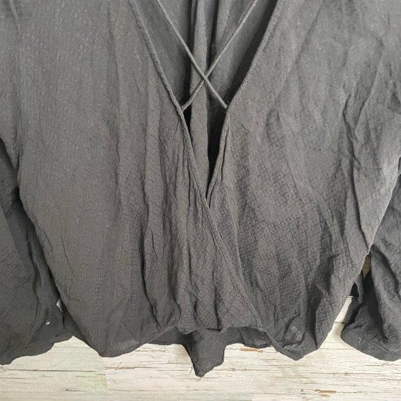Silence & noise black long sleeve blouse size medium urban outfitters - Picture 4 of 11